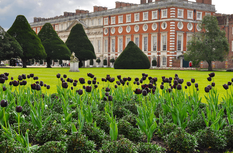 Hampton court royal gardens