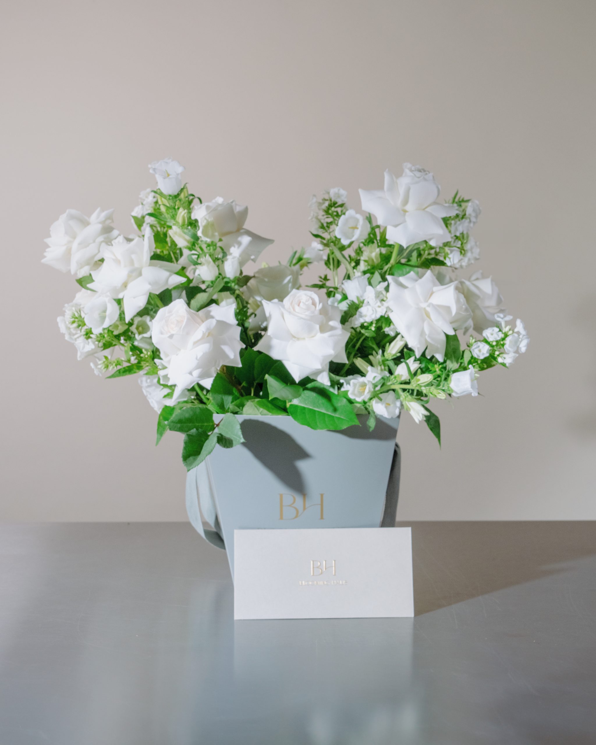 2309 - bloming haus - white and green bouqueut - white roses and white phlox
