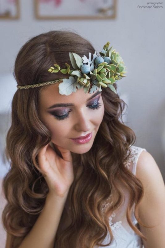 30 stunning ways to wear wedding hair flowers boho succulents min 683x1024 1 534x800 1