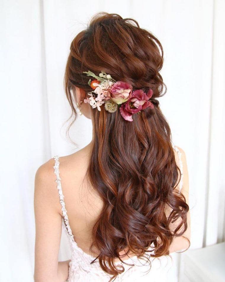 30 stunning ways to wear wedding hair flowers dainty florals for a half up half down min