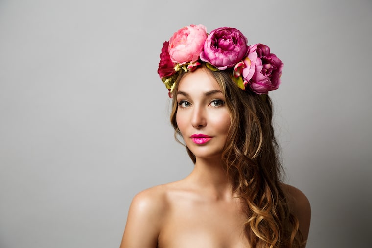 30 stunning ways to wear wedding hair flowers full on frontal florals min