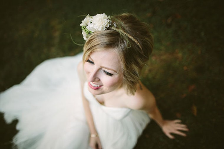 30 stunning ways to wear wedding hair flowers hairband of blooms min