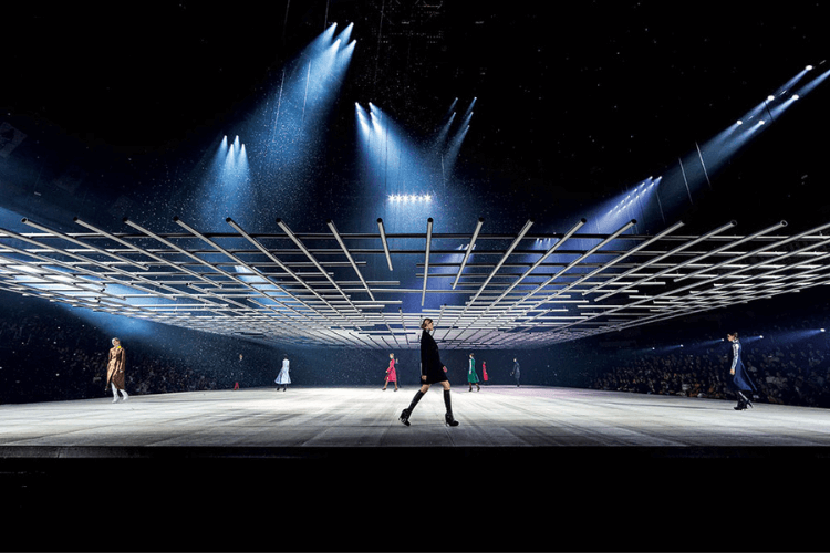 Bureau betak dior show