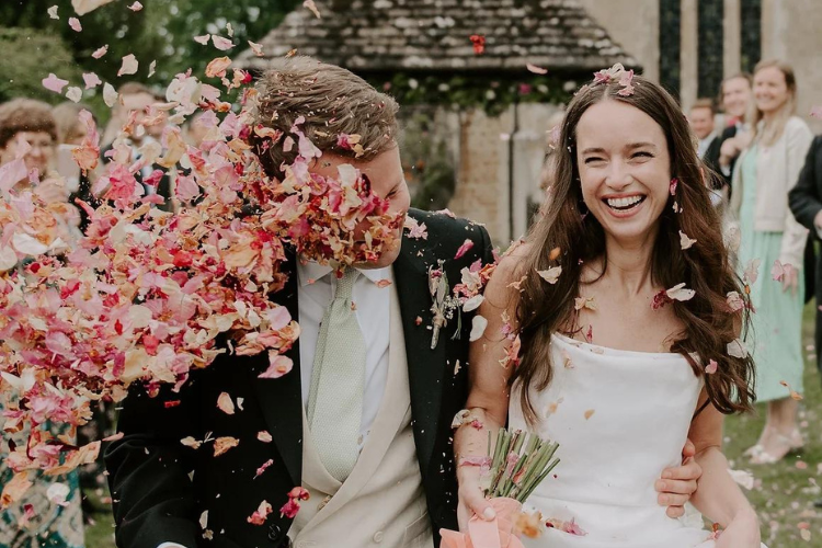 Confetti club transform vogue world flowers 2023