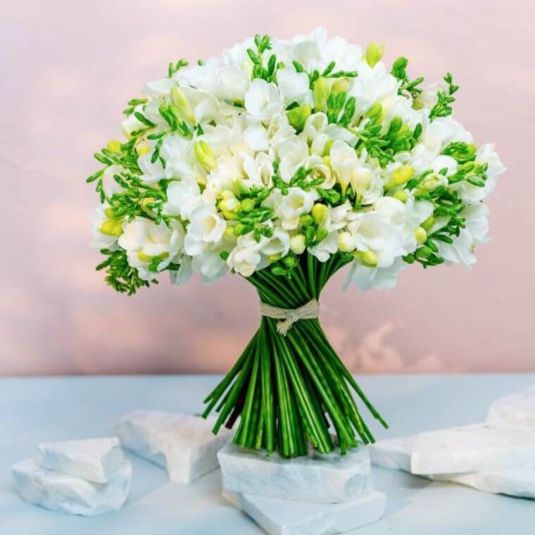 Flowers for a garden party by blooming haus