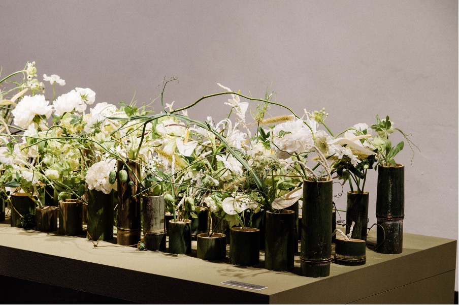 Master florist vase arrangement 2