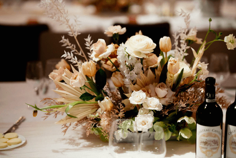 Micro wedding roses and tulips table arrangements