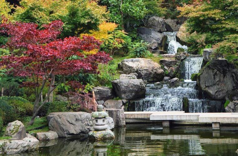 Waterfall at the kyoto garden, holland park
