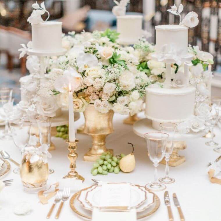 Real flowers complement sugar flowers