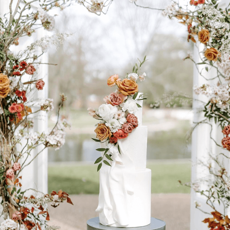 Flowers enhance cake installations