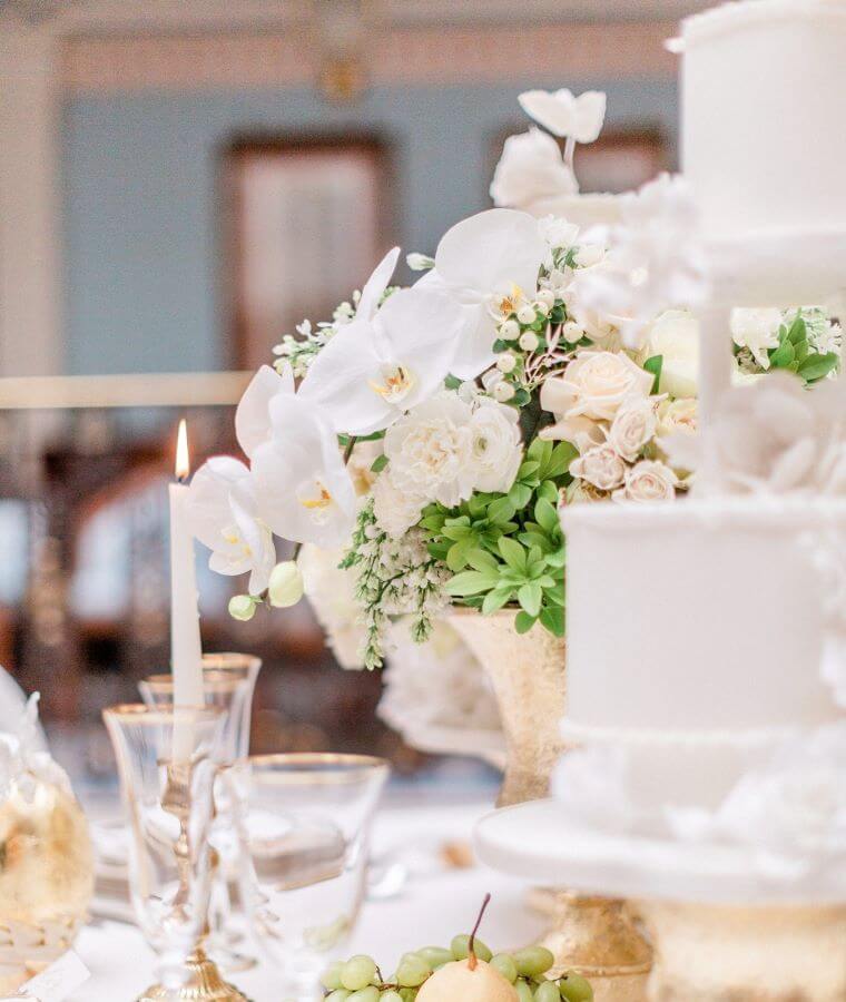 Sustainable floral design complements a wedding cake